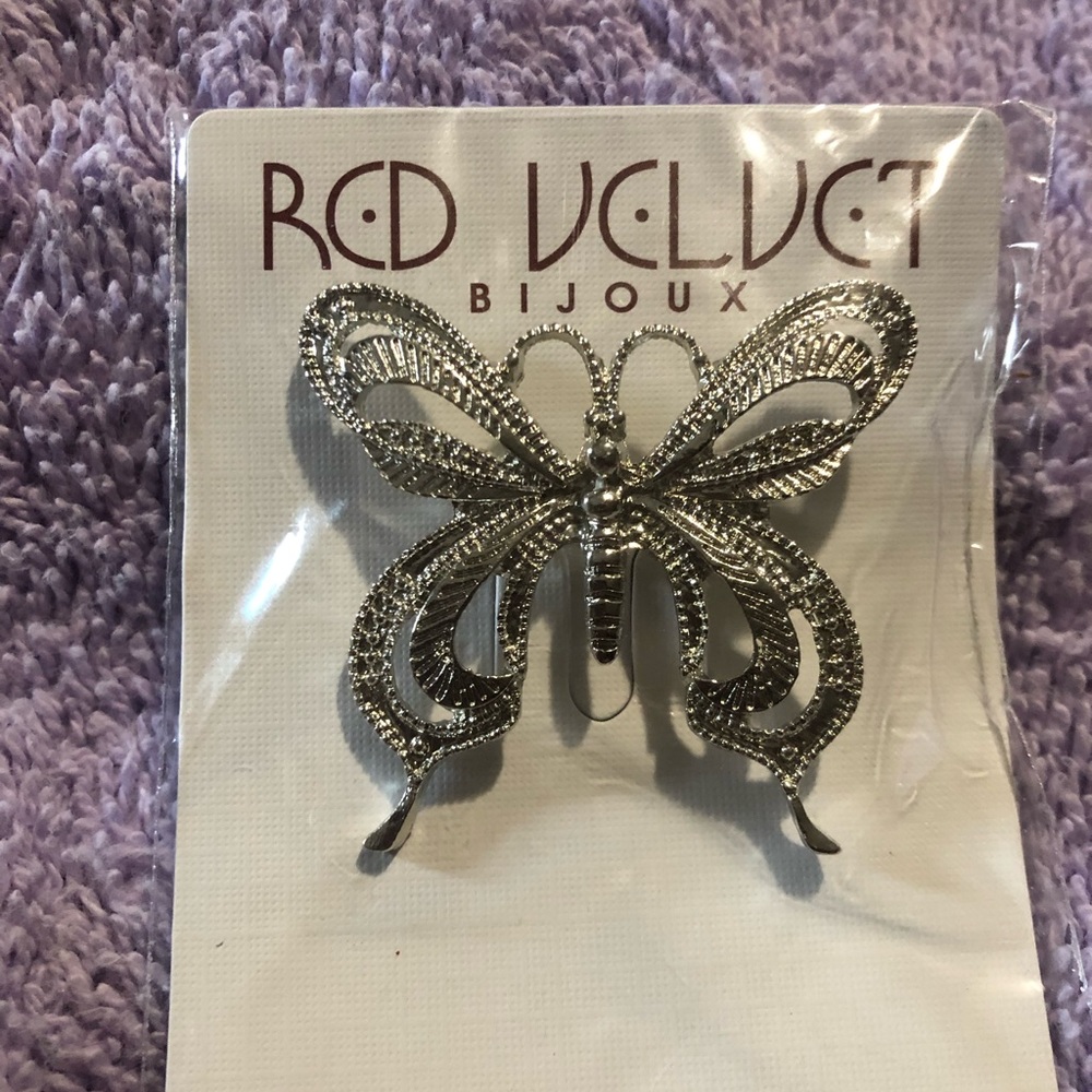 Red velvet brooch